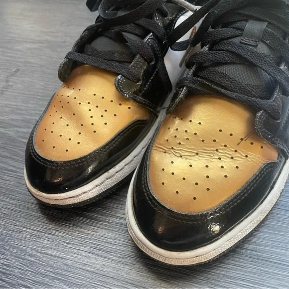 Air Jordan 1 Low SE Gold Toe Black Metallic Gold Speckle White Nike 8.5W 7M 7Y - Picture 6 of 9